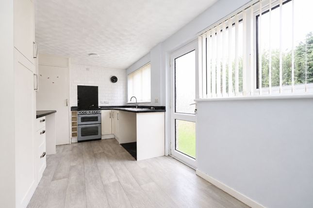 24 Mount Batten Close, Newquay photo 4