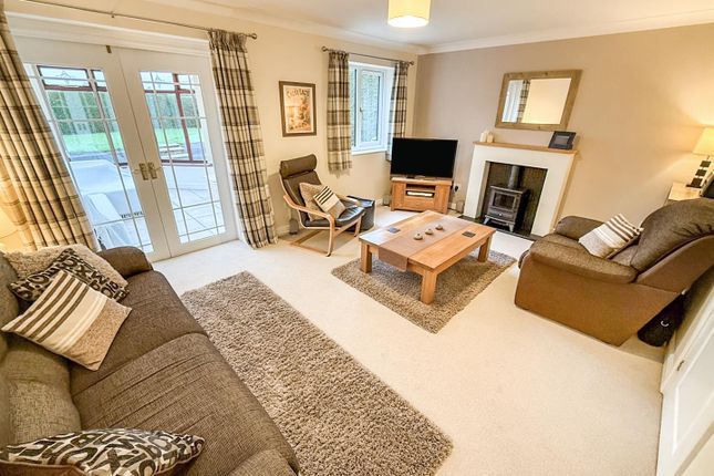 33, Rosehill Avenue, Whittington photo 3
