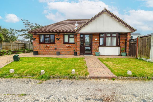 Thumbnail Bungalow for sale in Pennial Road, Canvey Island