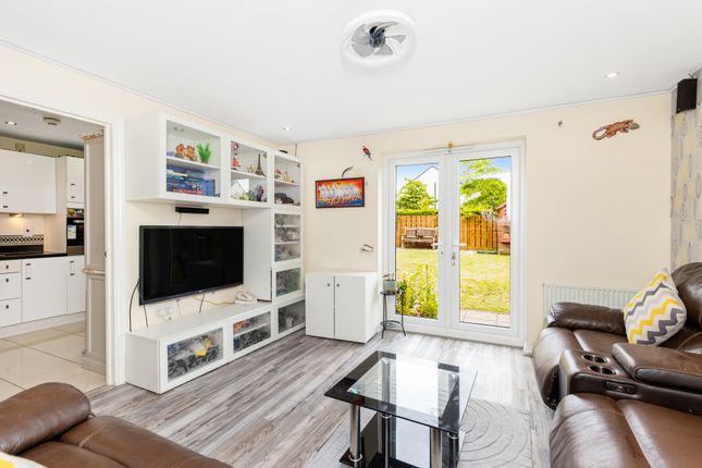 5, Rowan Walk, East Calder photo 2