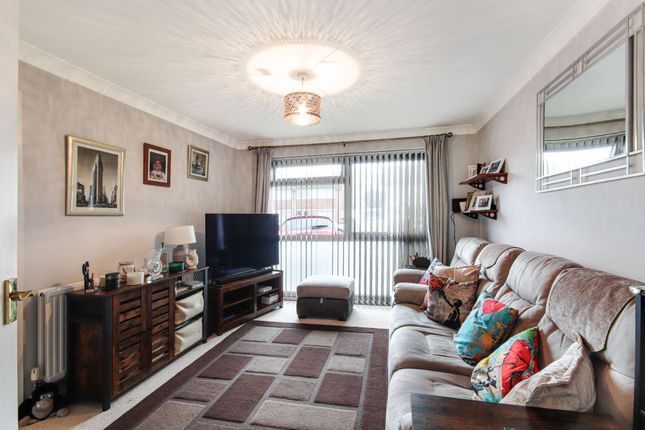 9 Streatfeild, Edenbridge photo 2