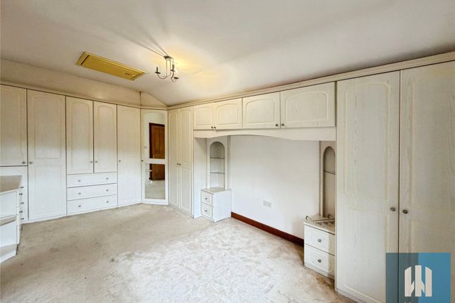 61, Clough Lea, Huddersfield photo 5