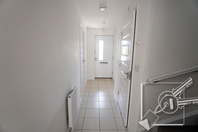 18, Burroughs Drive, Dartford photo 2