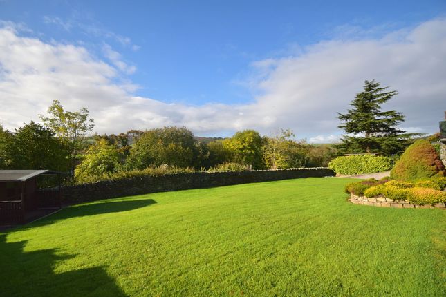 9 Craig Drive, High Peak photo 2