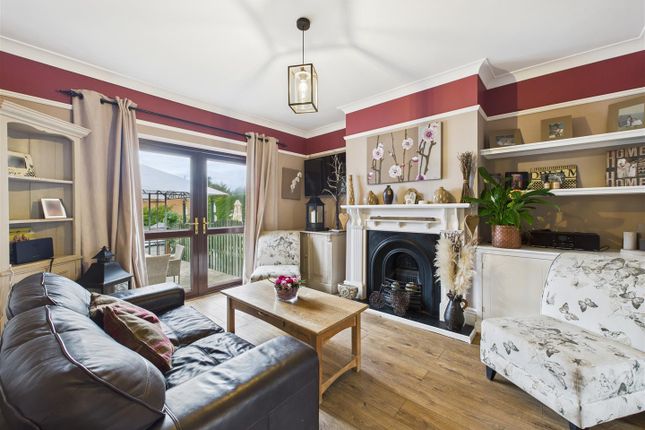 11, Cemetery Road, Dronfield photo 2