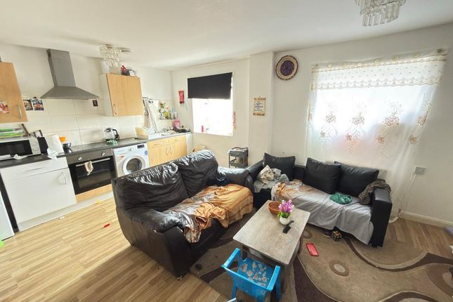 23, Milliners Court, Milliners Way, Luton photo 2