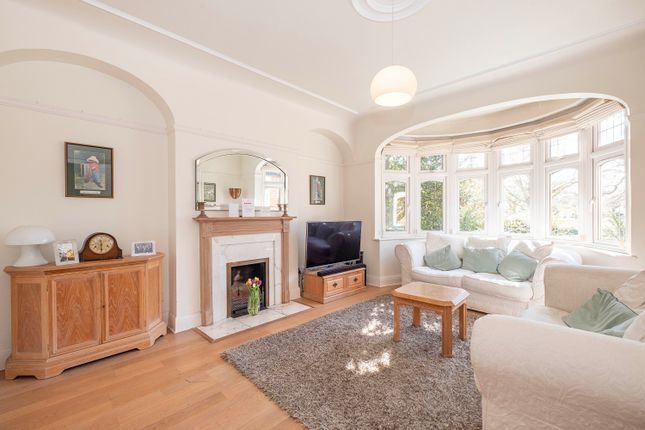 38, Wellesley Crescent, Twickenham photo 2