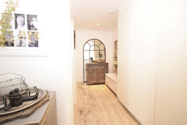 Flat to rent in Queens Road, Richmond