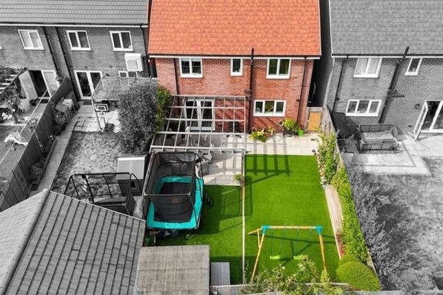 30 Rhodes Way, Billingshurst photo 3