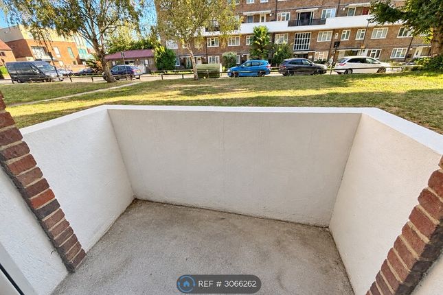 Flat, Coram House Wood St, London photo 5