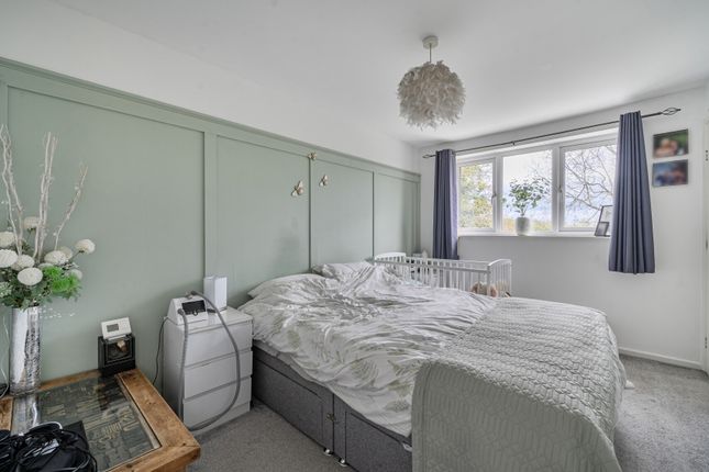 1, Frithwood Close, Stroud photo 3
