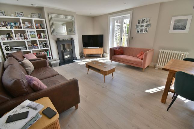 17 The Cloisters, Wimborne Road West, Wimborne photo 3