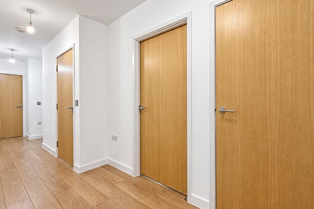 24 Coral Court, 9 Telford Road, London photo 3