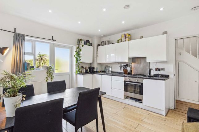 92, Bloemfontein Road, London photo 4