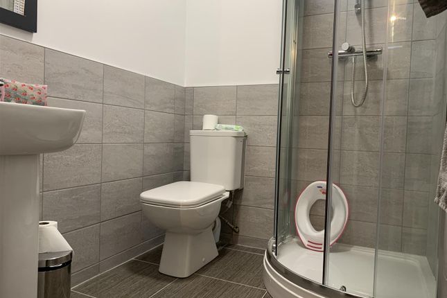 Flat for sale in Queens Terrace, Great Cheetham Street West, Salford