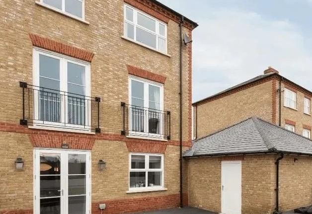 Sassoon Dr 4B  (15).Jpg