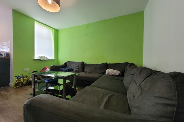 6-bed terraced on 63, Cwmdare Street, Cardiff, £3,210/mo