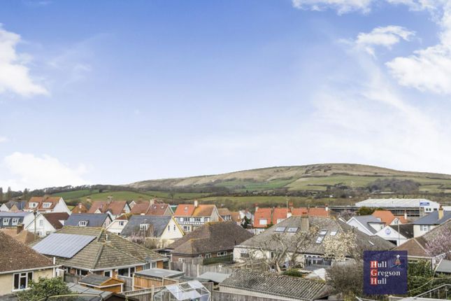 6, Hendrie Close, Swanage photo 3