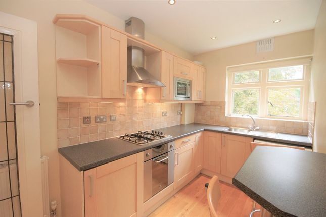 Flat to rent in Elm Park Court, Elm Park Road, Pinner, Middlesex