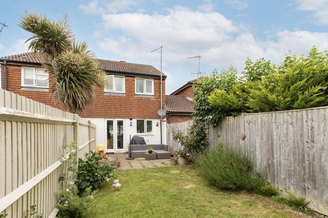 32, Corfe Close, Horsham photo 2