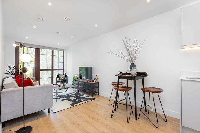 Flat for sale in Jubilee Street, London