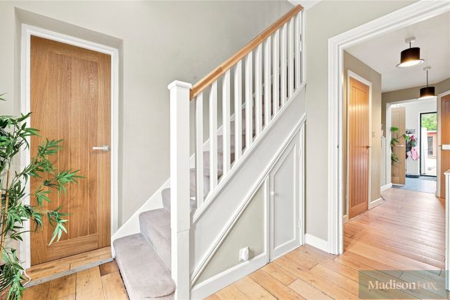 21, Meadgate Avenue, Woodford Green photo 4