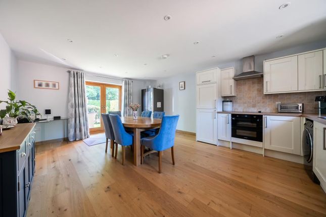 9 THE FISHERY, Newbury, Newbury photo 3