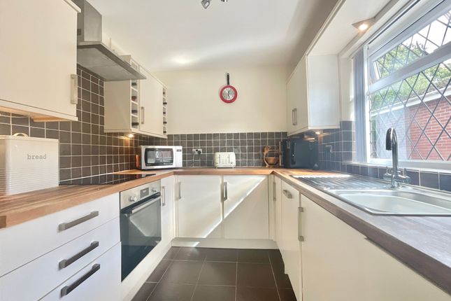 44 Highview Road, Stoke-On-Trent photo 3
