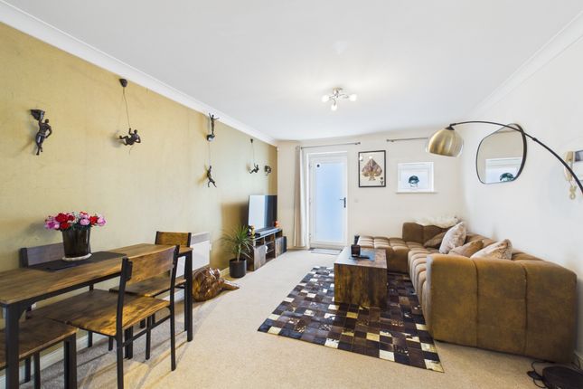 Flat 1, St Johns View, High Wycombe photo 3