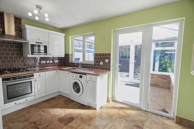 17, Ty'N Y Parc, Caerphilly photo 4