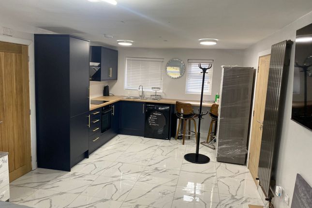 1-bed flat on 223 Cole Hall Lane, Birmingham, £1,200/mo