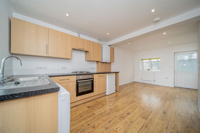33a, Barnwell Road, Melksham photo 2