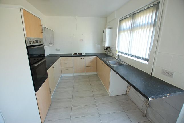 36, Park View, Oldham photo 4
