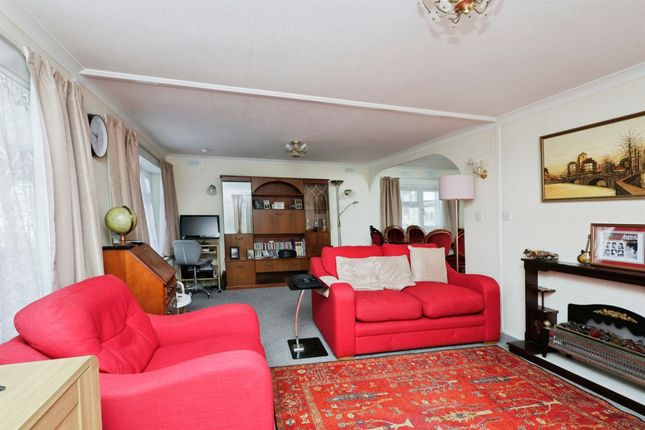 6a, Lion House Park, Mill Road, Hailsham photo 4