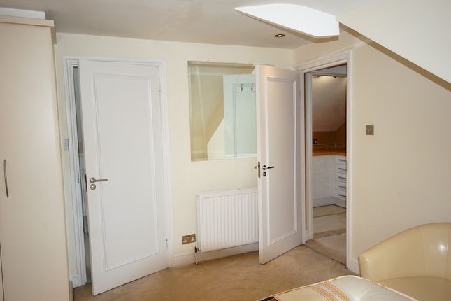 Womersley Road, N8, London photo 3
