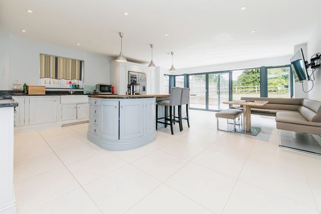 5, Chestnut Rise, Ipswich photo 4