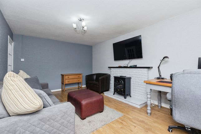 22, Wheatland Close, Leicester photo 3