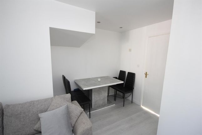 5, Jasmine Court, Fareham photo 2