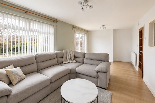 13, Heol Fawr, Caerphilly photo 3