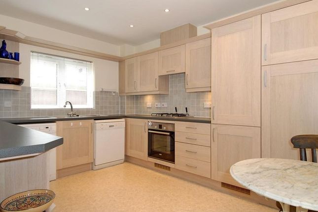 3, Bartley Court, Hook photo 2