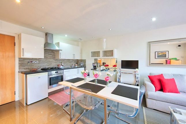 7, Howards Yard, Wandsworth photo 2
