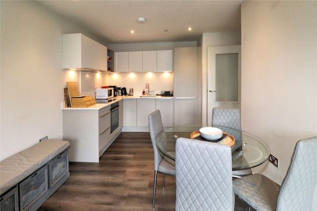 Flat 18, Britannia Wharf,, Monument Road, Surrey photo 3