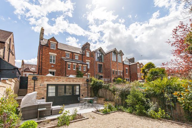 Thumbnail Semi-detached house to rent in Southmoor Road, Oxford