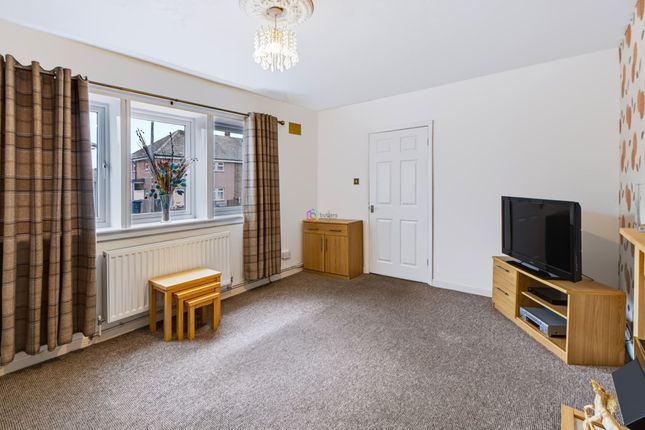 5 Meadow Road, Chesterfield photo 2