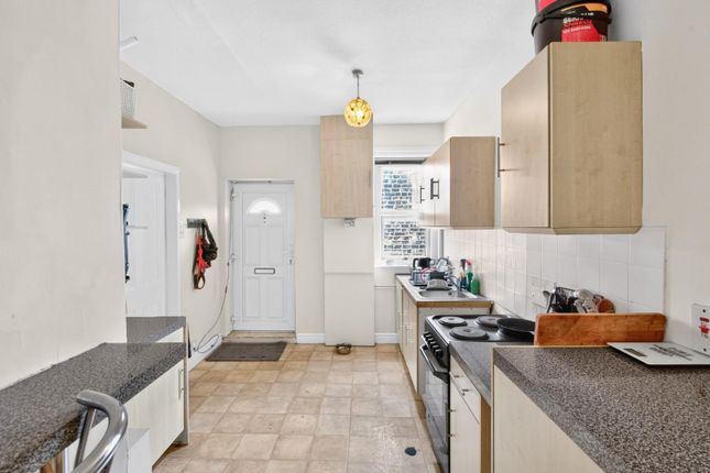 82A, King Edwards Drive, Harrogate photo 3
