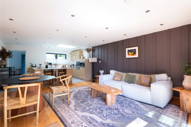 Cedar Lounge