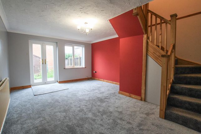 9, Burgess Close, Great Yarmouth photo 2