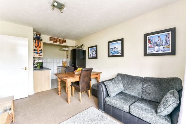 Flat 4, Dunlin House, 64, Midhurst Road, Liphook photo 2