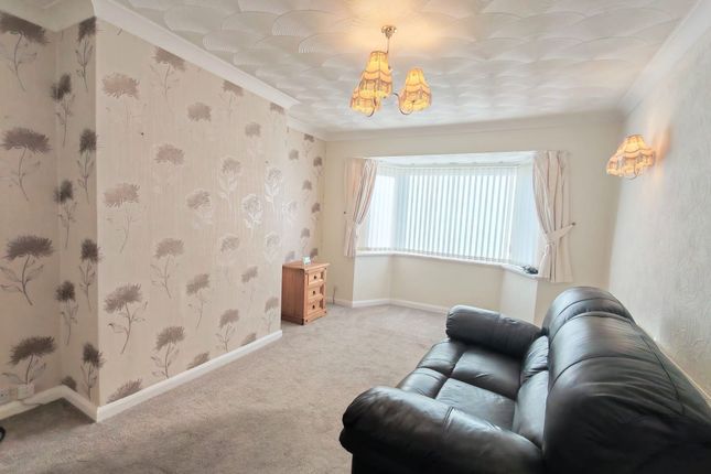 35, Ashleigh Avenue, Pontefract photo 3