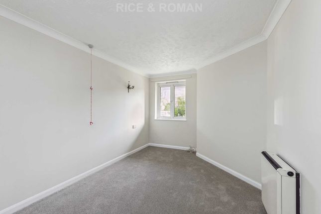Flat for sale in Royston Court, Hinchley Wood
